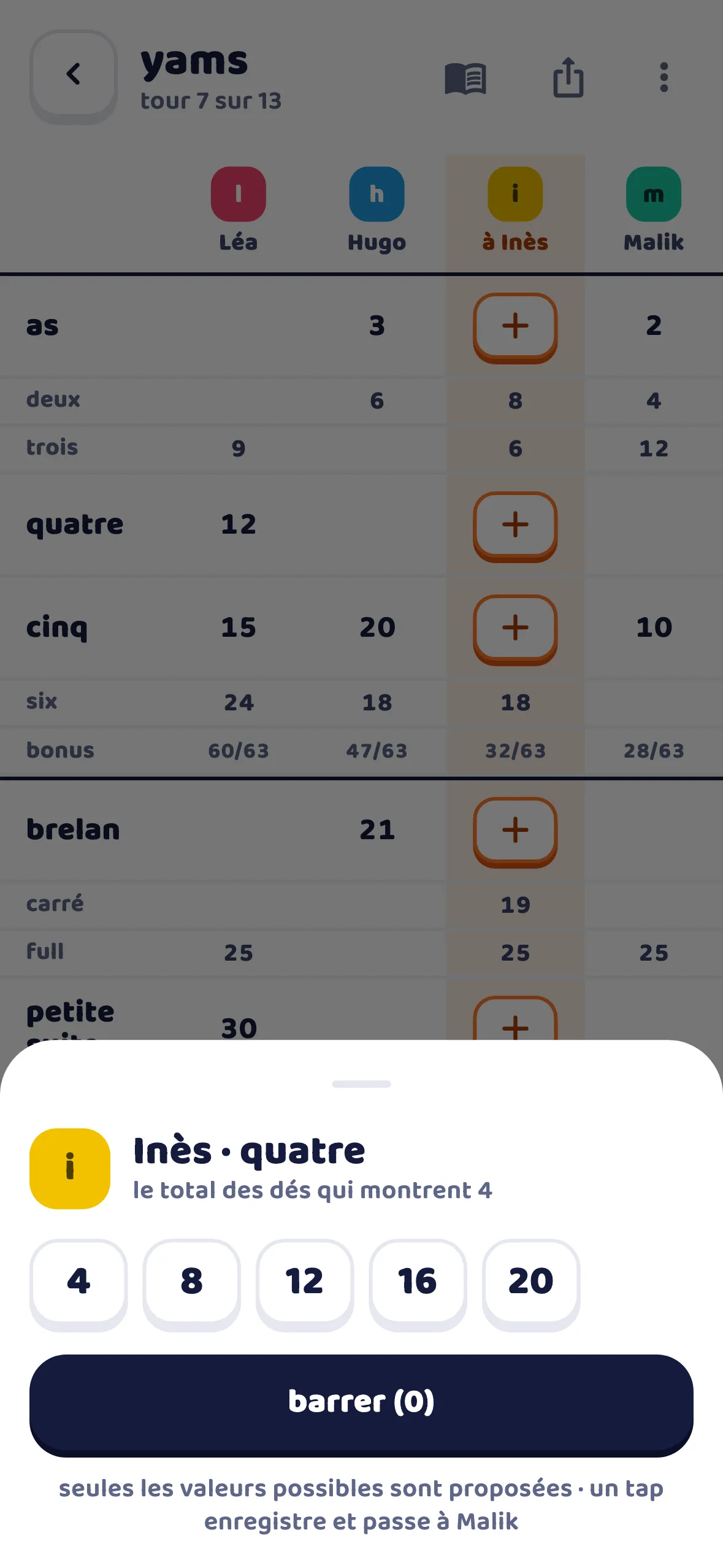 Feuille de yams au tour 7 sur 13 : quatre colonnes de scores et le pavé de saisie qui propose seulement les valeurs possibles